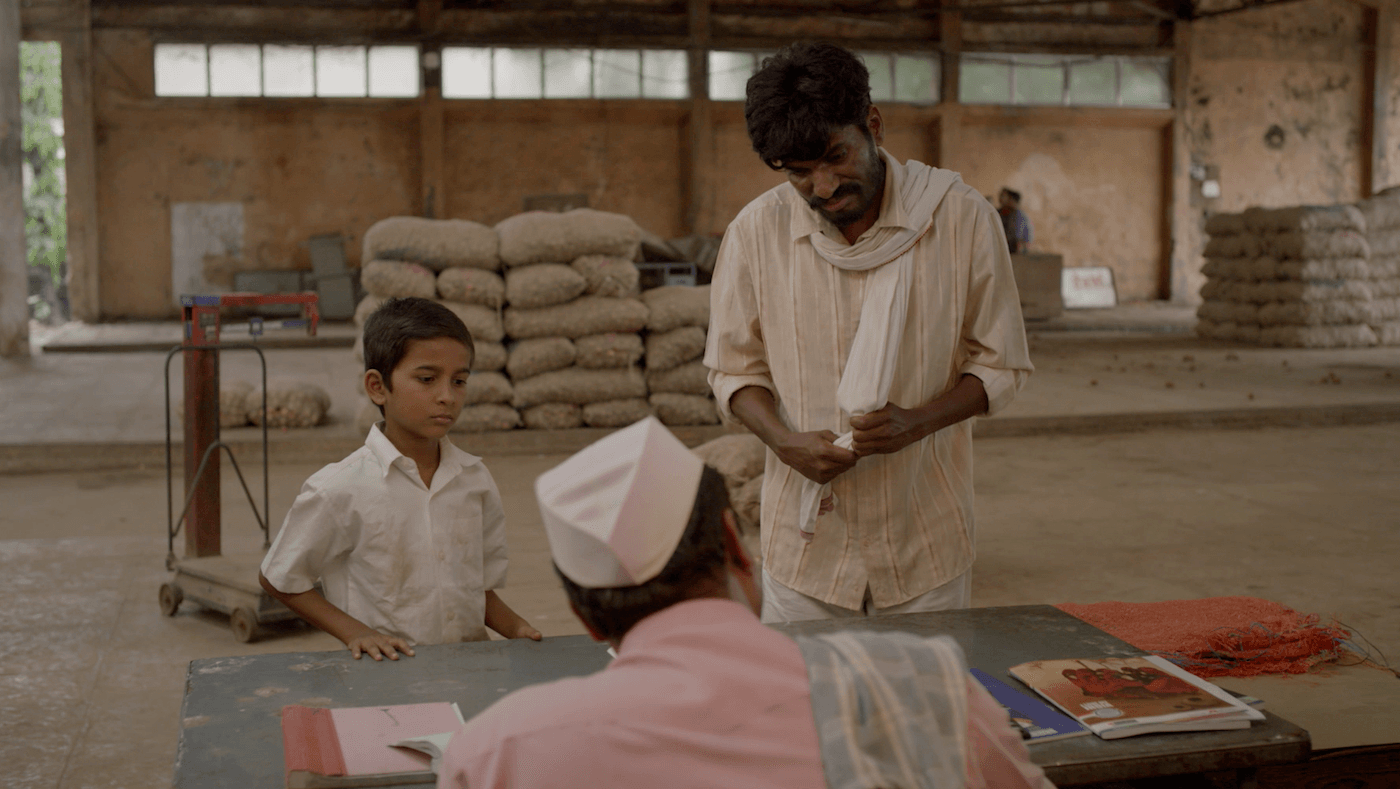 short-film-looting-farmers-at-the-mandi